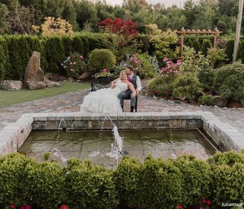 Winding Path Gardens Maze